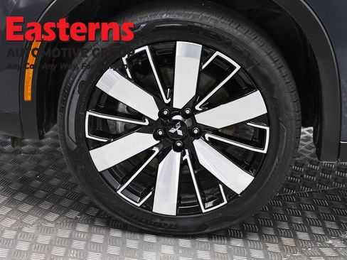Used 2025 Mitsubishi Outlander SE AWD/4WD image 32