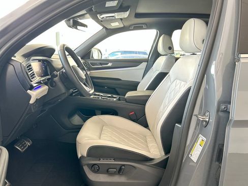 Certified 2025 Volkswagen Atlas Cross Sport SEL Premium R-Line AWD/4WD image 10