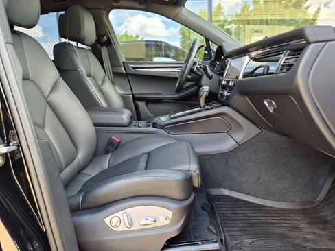Certified 2026 Porsche Macan AWD/4WD image 25