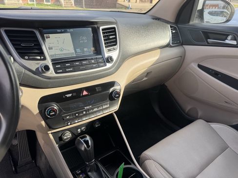 Used 2017 Hyundai Tucson Limited image 15