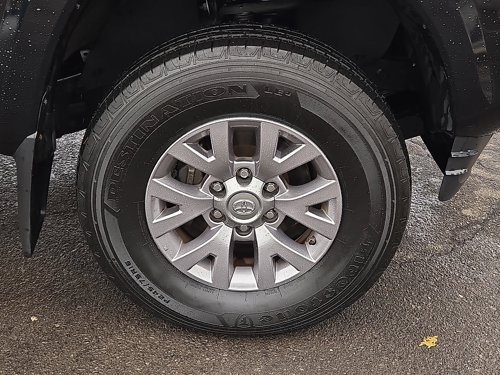 Used 2018 Toyota Tacoma SR5 w/ SR5 Appearance Package (SM) AWD/4WD image 8