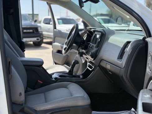 Used 2018 Chevrolet Colorado W/T w/ WT Convenience Package RWD image 10