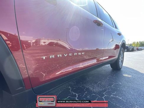 New 2025 Chevrolet Traverse LT w/ Enhanced Driving Package image 32