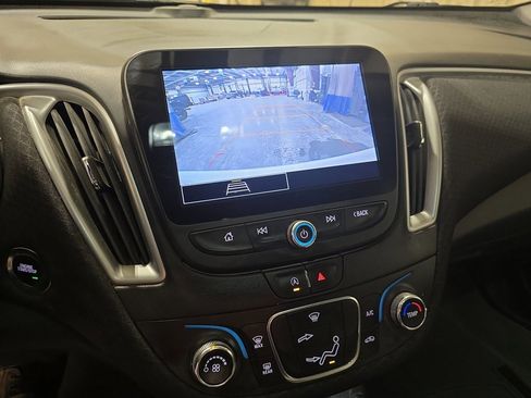 Used 2022 Chevrolet Malibu LS image 24