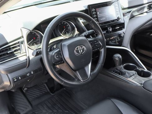 Used 2024 Toyota Camry SE FWD image 17