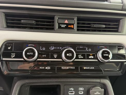 Used 2025 Honda Pilot EX-L image 24
