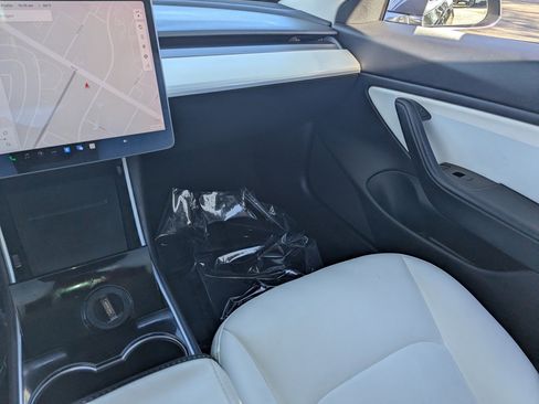 Used 2019 Tesla Model 3 Long Range image 19