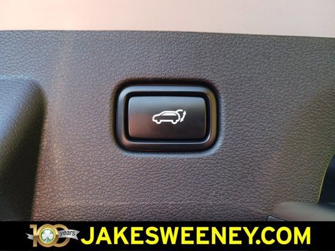 Used 2025 Kia Sportage SX image 31