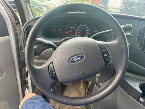 Used 2007 Ford E-250 and Econoline 250 Extended image 11