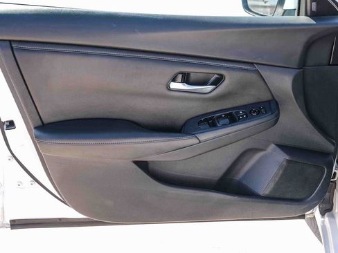 Used 2024 Nissan Sentra SV FWD image 23