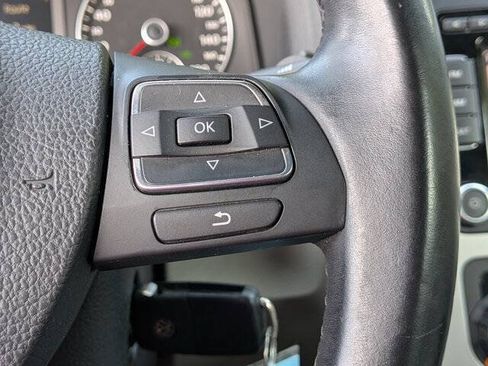 Used 2010 Volkswagen Eos Komfort FWD image 18