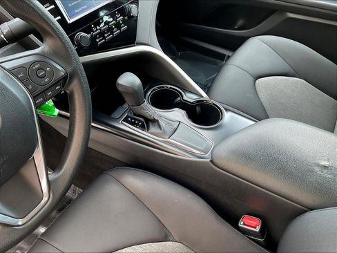 Used 2019 Toyota Camry LE FWD image 18