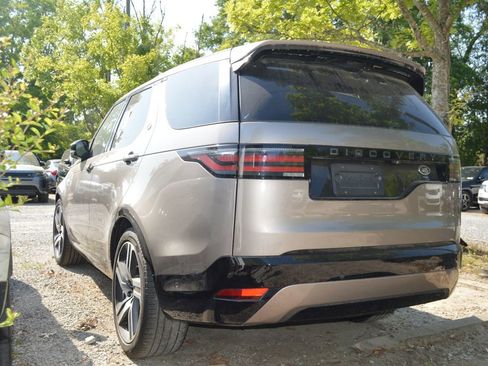 Used 2023 Land Rover Discovery HSE R-Dynamic AWD/4WD image 7