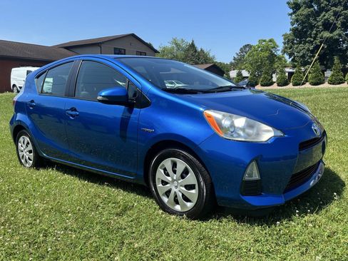 Used 2013 Toyota Prius C Two image 5