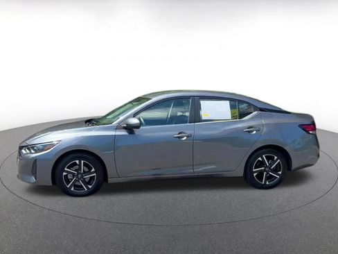 Used 2025 Nissan Sentra SV FWD image 7