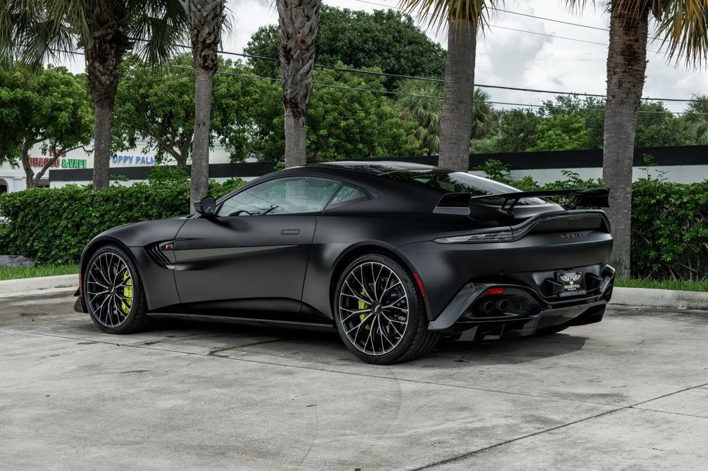 Used 2023 Aston Martin V8 Vantage Coupe RWD image 4