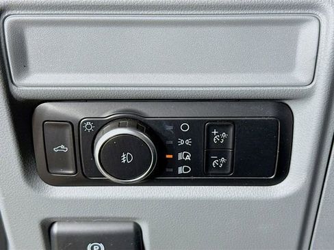 Used 2023 Ford F150 XLT AWD/4WD image 9