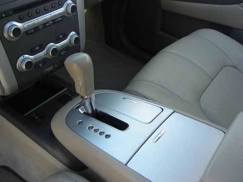 Used 2011 Nissan Murano SL w/ Navigation Pkg image 9