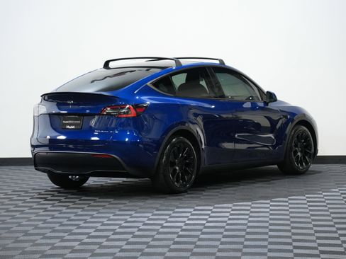 Used 2021 Tesla Model Y Long Range image 6