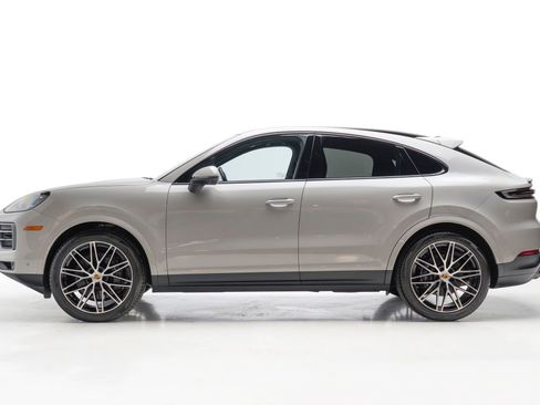 Used 2024 Porsche Cayenne Coupe AWD/4WD image 11