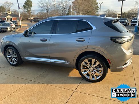 Used 2022 Buick Envision Avenir w/ Technology Package II image 2