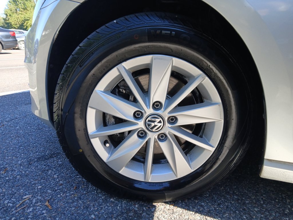 Used 2017 Volkswagen Golf SportWagen FWD image 46