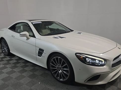 Used 2020 Mercedes-Benz SL 550 image 3
