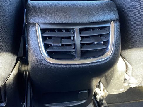 Used 2022 Chevrolet Malibu LT image 14