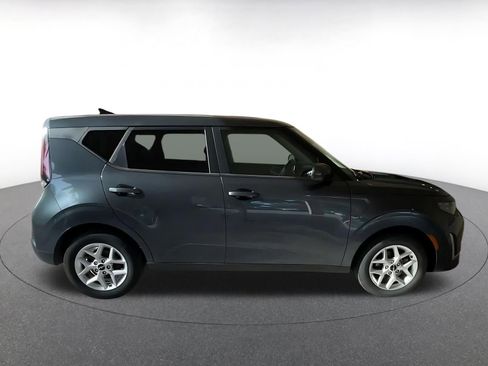 Used 2025 Kia Soul LX w/ LX Technology Package image 16