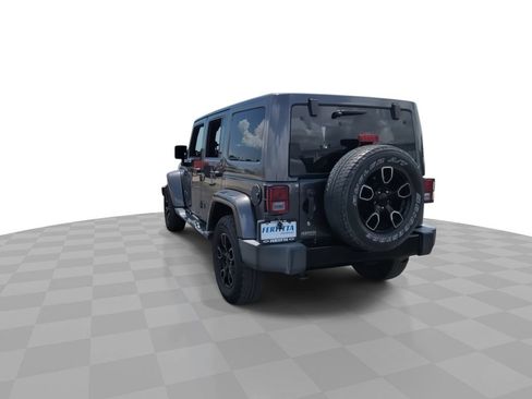 Used 2018 Jeep Wrangler Unlimited Sahara AWD/4WD image 6
