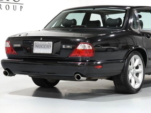Used 1998 Jaguar XJ8 RWD image 36