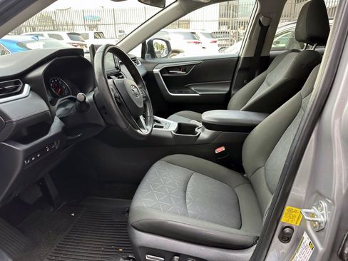 Used 2022 Toyota RAV4 XLE w/ Convenience Package AWD/4WD image 12