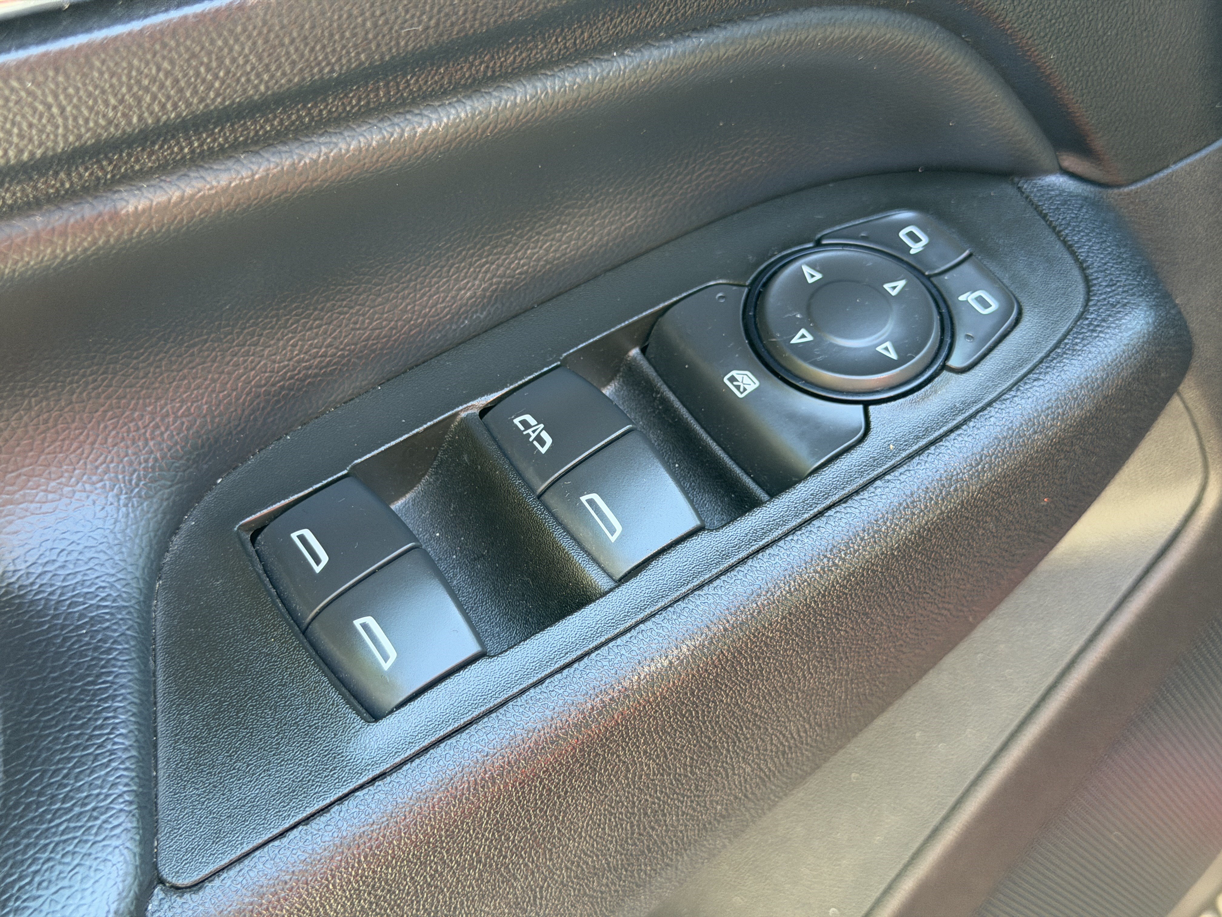 Used 2024 Chevrolet Equinox LT FWD image 14