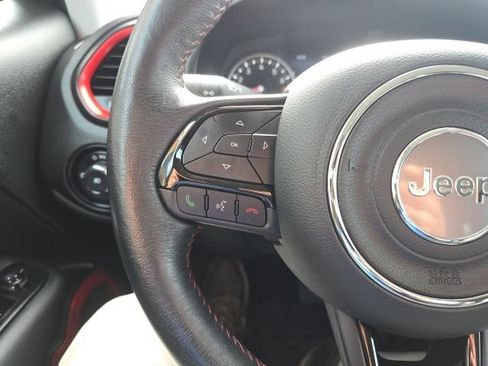 Certified 2022 Jeep Renegade Trailhawk AWD/4WD image 15