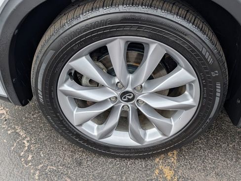 Used 2019 INFINITI QX50 Luxe w/ Navigation Package AWD/4WD image 19