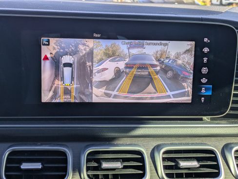 Used 2021 Mercedes-Benz GLS 450 4MATIC image 24