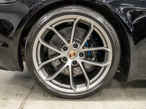 Used 2023 Porsche 718 Boxster Spyder RWD image 40