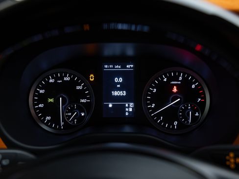 Used 2022 Mercedes-Benz Metris Passenger image 98