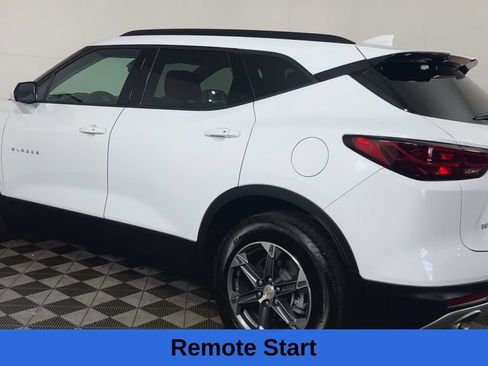 Used 2025 Chevrolet Blazer LT w/ Convenience Package FWD image 10