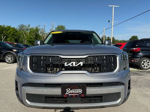 Used 2023 Kia Telluride LX AWD/4WD image 2