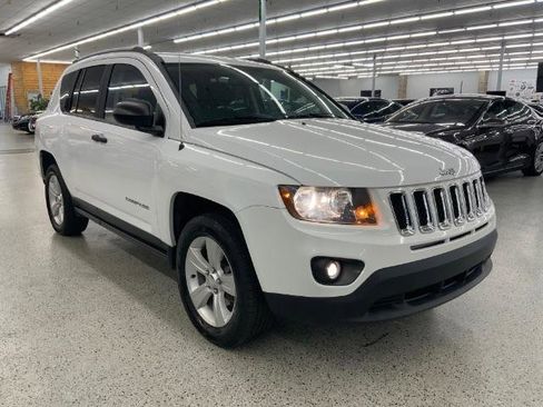 Used 2016 Jeep Compass Sport image 4