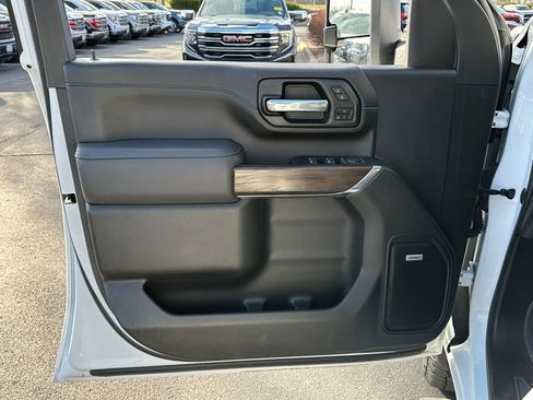 Used 2023 GMC Sierra 2500 SLT w/ SLT Premium Package image 29