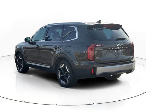 Used 2025 Kia Telluride S image 3