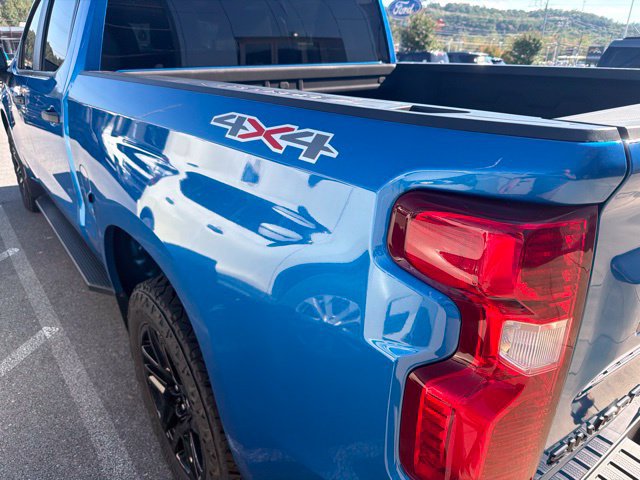 Used 2022 Chevrolet Silverado 1500 Custom w/ LPO, Dark Essentials Package AWD/4WD image 13