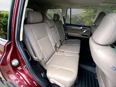 Used 2020 Lexus GX 460 Premium w/ Premium Package AWD/4WD image 24