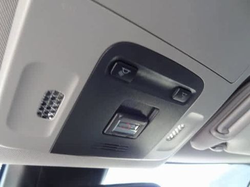 Used 2020 Toyota Camry LE w/ Convenience Package image 17