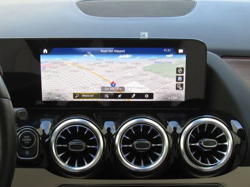 Certified 2023 Mercedes-Benz GLA 250 4MATIC w/ Premium Package image 29