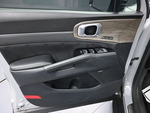 Used 2023 Kia Sorento SX Prestige AWD/4WD image 11