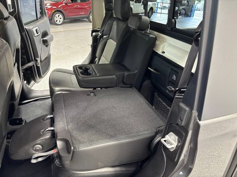 Used 2023 Jeep Gladiator Sport AWD/4WD image 35