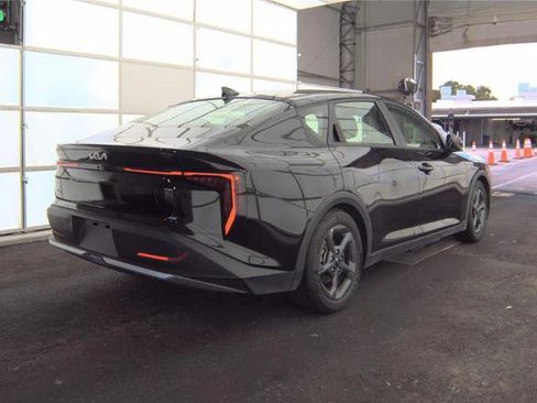 Used 2025 Kia K4 FWD image 3